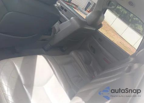 2004 Chevrolet Tahoe Lt z USA, uszkodzony, nr VIN 1GNEC13Z14R211682